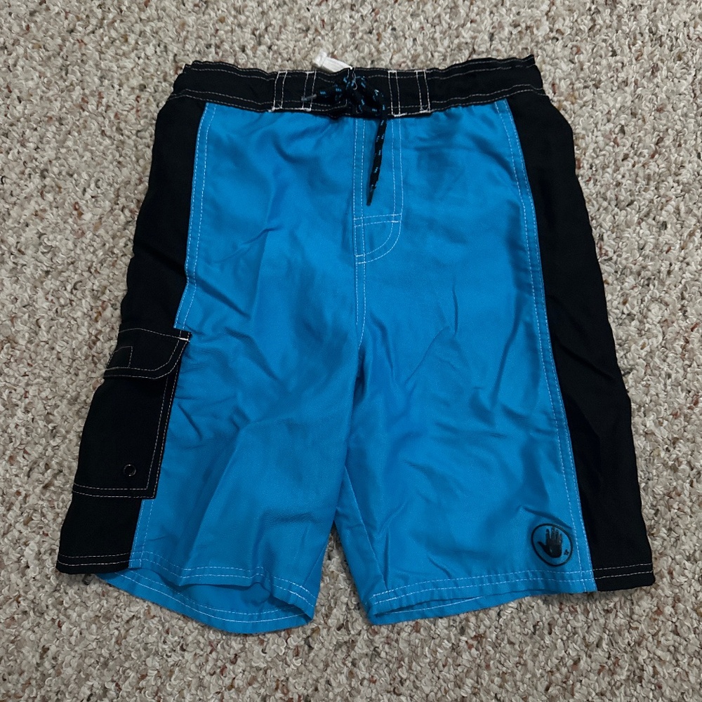 Boys 4T 360° Glove blue and black board shorts
